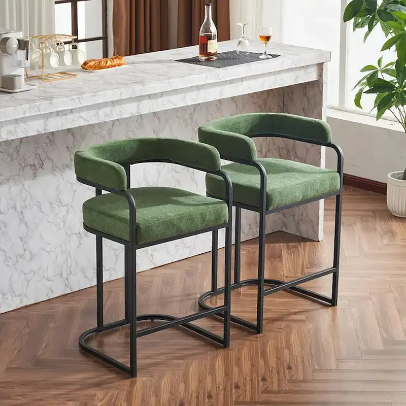 Set di 2 sgabelli da bar rivestiti in tessuto, sgabelli da bar altezza bancone con schienale a botte, sedie da pranzo con struttura e braccioli in metallo