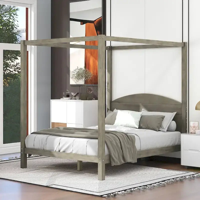 Letto a piattaforma a baldacchino in legno di pino con testiera, gambe di supporto, finitura lavata