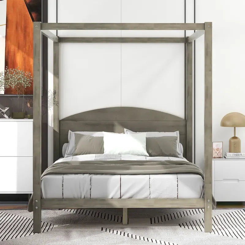 Letto a piattaforma a baldacchino in legno di pino con testiera, gambe di supporto, finitura lavata