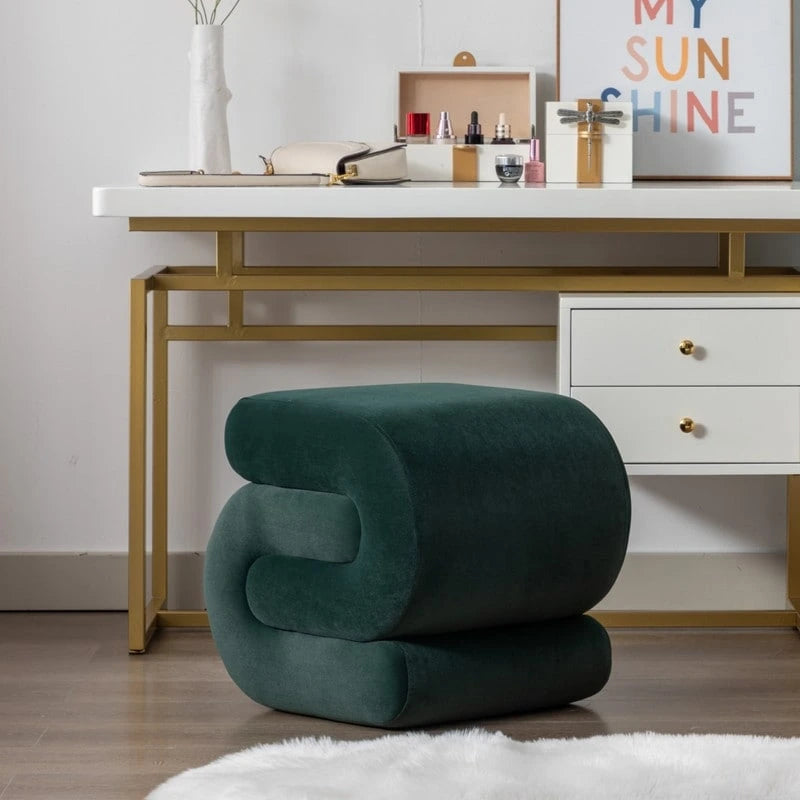 Sgabello da trucco poggiapiedi a forma di S in tessuto di velluto