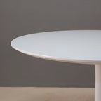 Tavolo da pranzo rotondo con piedistallo Kelty White