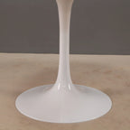 Tavolo da pranzo rotondo con piedistallo Kelty White
