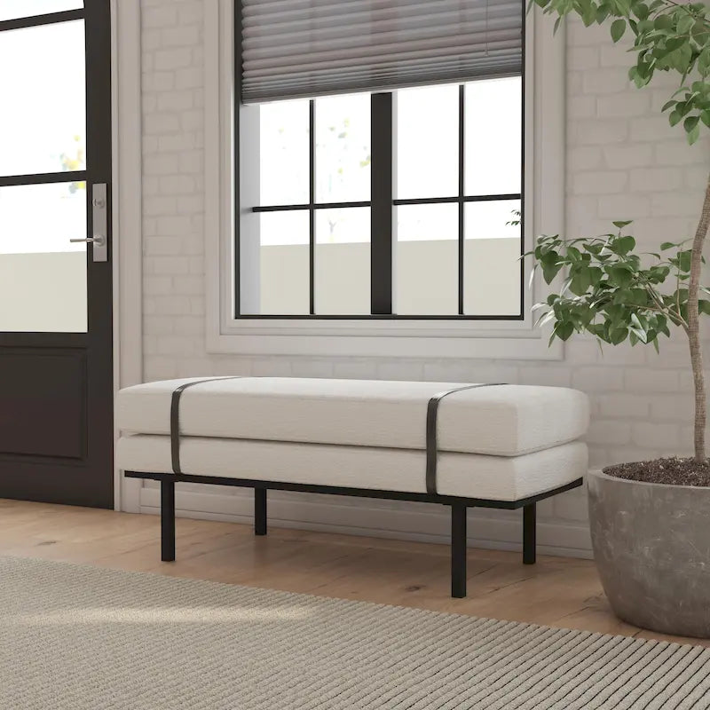 Panca Moderna Imbottita, Tessuto Bouclé Crema, Gambe in Metallo Nero Verniciato a Polvere, Cinturino in Ecopelle, 117 cm L x 46 cm A